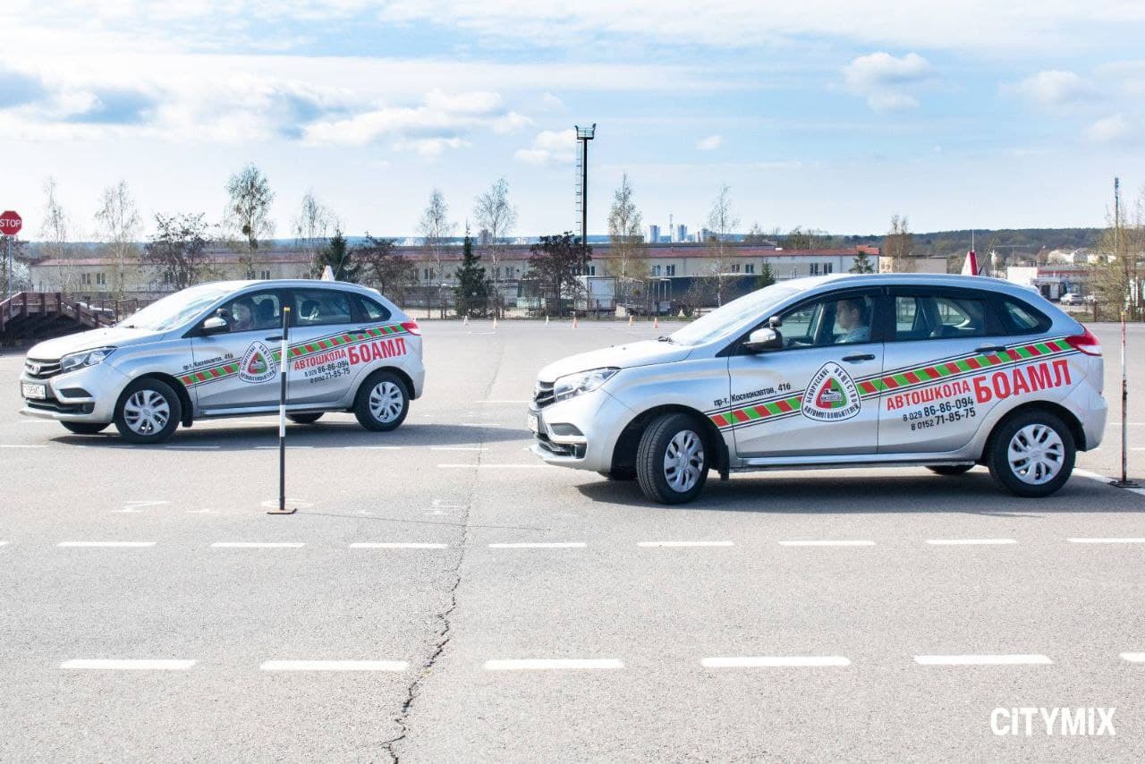 Учебный автомобиль автошколы БОАМЛ